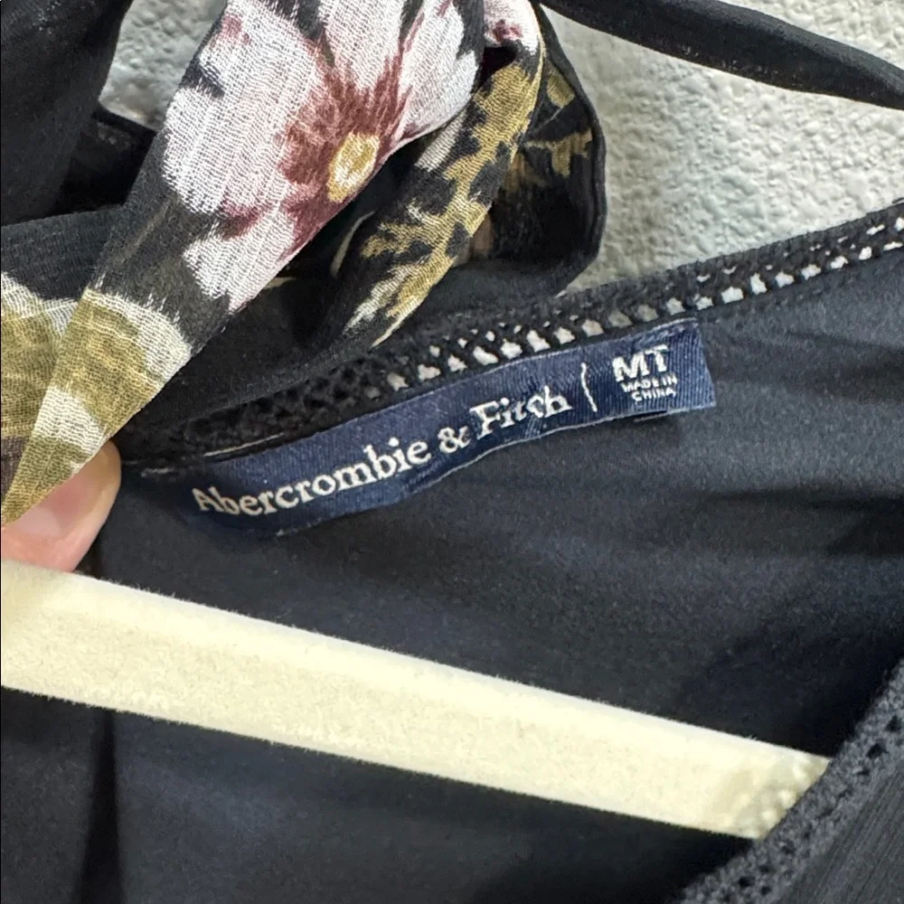 Abercrombie & Fitch chic black